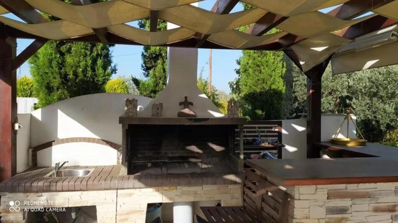 Luxurious 6 bedroom villa In A Great Location Chalkís Extérieur photo